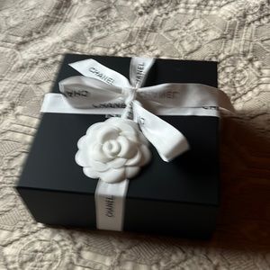 Chanel black white belt size 75 a few scratches on logo silver